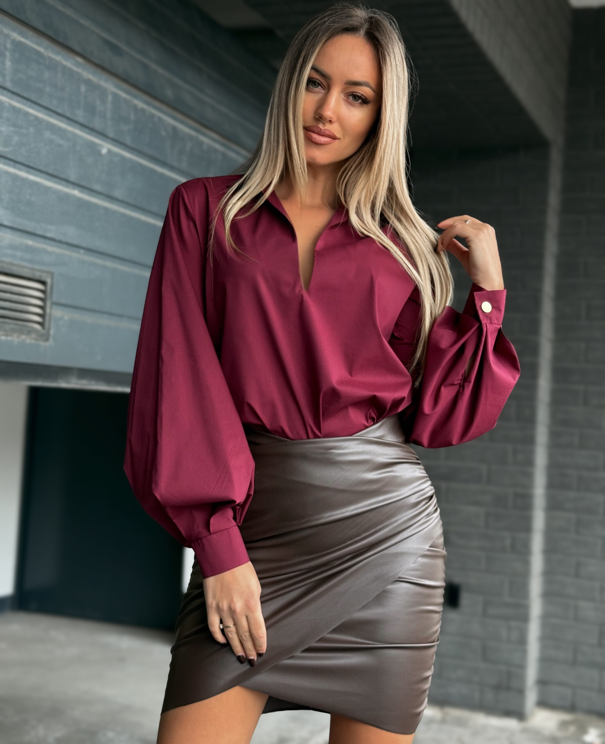 Elegancka Koszula Damska z Bufiastymi Rękawami Bordowa - obrazek 3