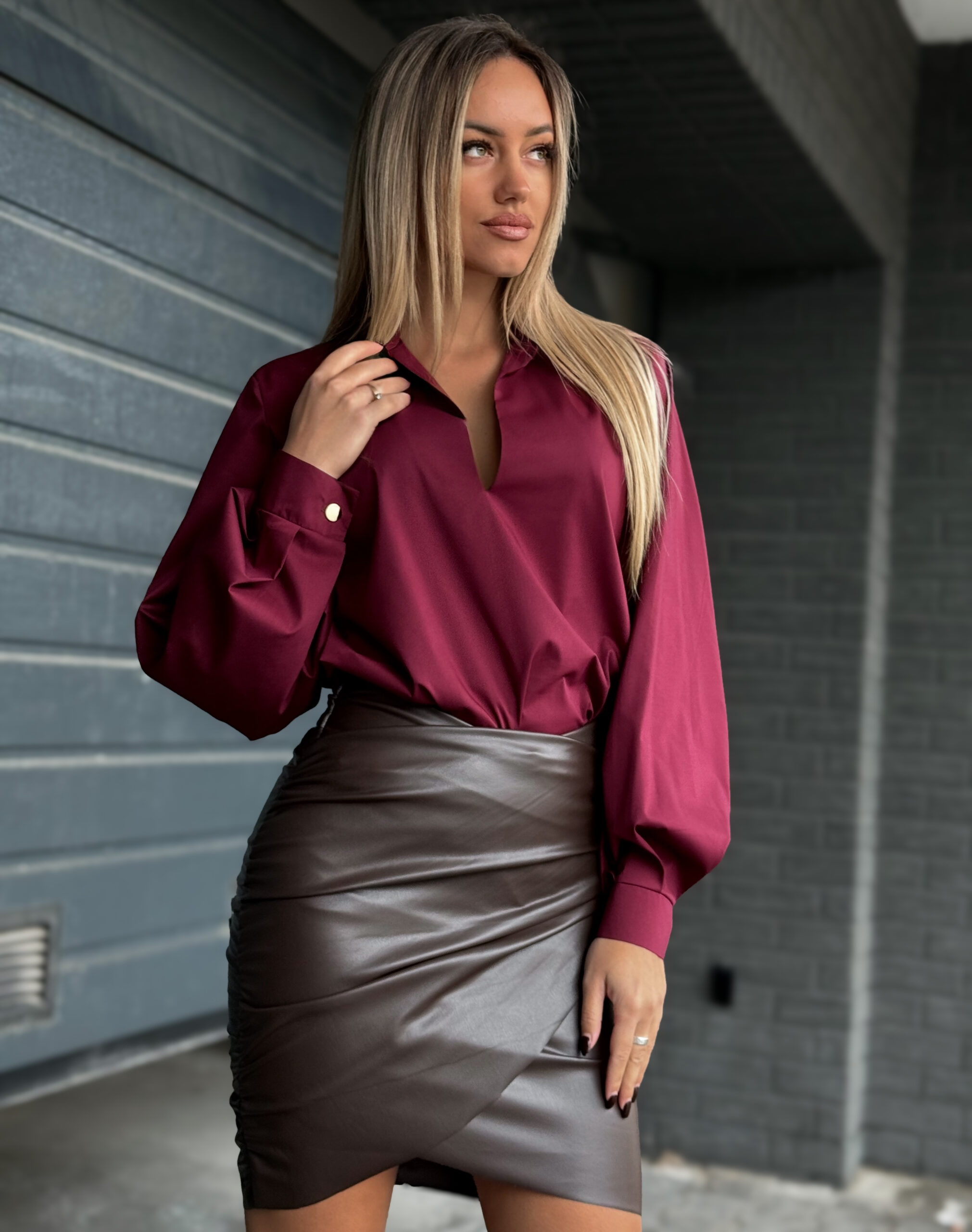 Elegancka Koszula Damska z Bufiastymi Rękawami Bordowa - obrazek 4