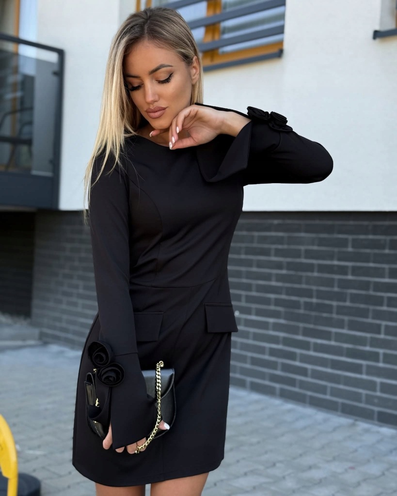 Elegancka Sukienka z Kwiatem 3D przy Rękawie Czarna - obrazek 2